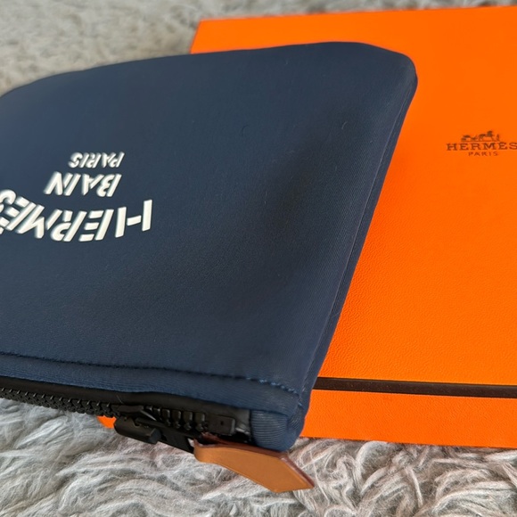 Hermes - Picture 4 of 17